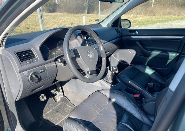 Volkswagen Golf cena 18000 przebieg: 240000, rok produkcji 2005 z Ryki małe 106